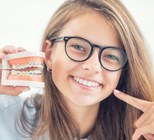 שיטות חדשניות ליישור שיניים אורתודנטי -תמונה