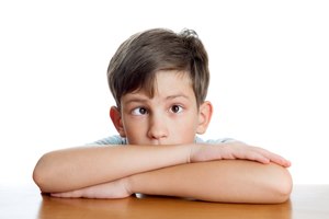 אי נוחות בעין - תמונת אווירה