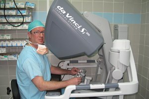 ניתוחי כבד ולבלב ע"י רובוט-תמונה