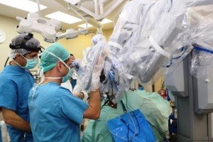 רמב"ם מציג: מנתחים רובוטים-תמונה