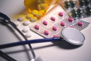 רוקח יתן מרשם לחולה