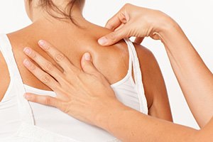 אוסטאופתיה: טיפול יעיל בכאב גב-תמונה