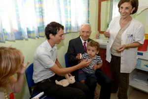 פרס מתגייס לקידום חיסוני הפוליו. צילום: עמוס בן גרשום/ לע'מ