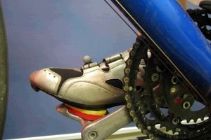 רכיבת אופניים והבדל באורך הרגליים-תמונה