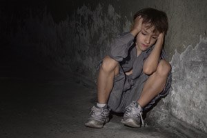 "כל יום שעובר - התעללות בילדים"-תמונה