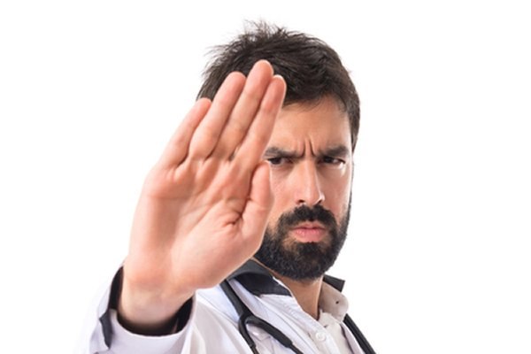 פגיעה באיש צוות פסיכיאטרי 