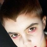 על מסיכות שלנו :העמדת פנים בחיי היום-יום