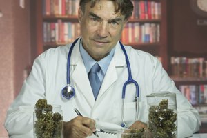 רופאים נוספים יורשו לרשום קנאביס-תמונה