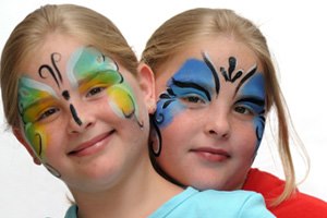 טיפים לאיפור בטוח בפורים (אילוסטרציה)