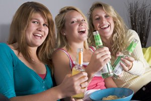 יש להיות מודעים למה ששותים  בעיקר במשקאות אלכוהוליים לא מפוקחים (אילוסטרציה shutterstock)