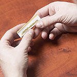 הרגלים, התמכרויות ומה שביניהם-תמונה