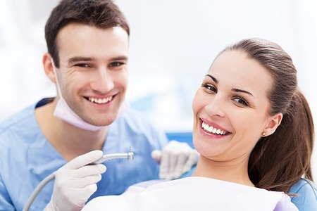 חשוב לבחור ברופא שיניים המיומן בטיפול זה (אילוסטרציה shutterstock)