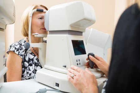 חשוב לבצע אבחון מוקדם, ע"י בדיקה שגרתית אצל רופא עיניים. צילום: שאטרסטוק