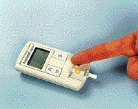 מכשיר הבדיקה העצמי של רמת הסוכר בדם
