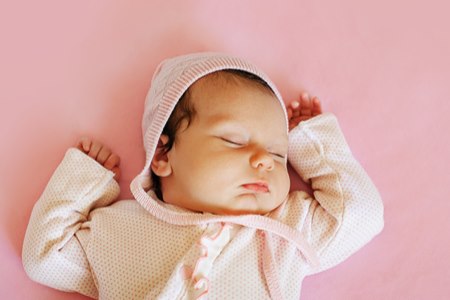 מומלץ להשכיב תינוק על גבו. צילום: shutterstock