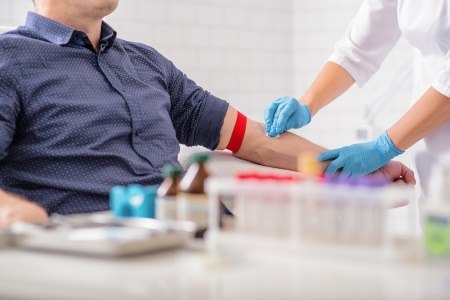 הקפידו לגשת מדי תקופה - לבדיקות דם שגרתיות. צילום: thinkstock