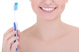 שמירה על היגיינת השיניים (אילוסטרציה shutterstock)