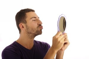 נרקיסיזם: מדוע קשה לטפל?-תמונה