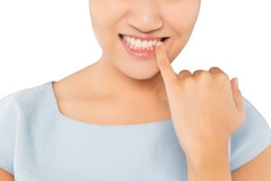 נסיגת חניכיים: מניעה וטיפול