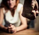 אלימות נגד נשים – ממה היא נובעת וכיצד להתמודד עימה?-תמונה