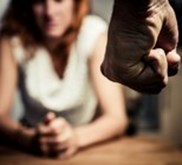 אלימות נגד נשים – ממה היא נובעת וכיצד להתמודד עימה?-תמונה