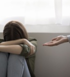 אובדנות, חרם, בני נוער