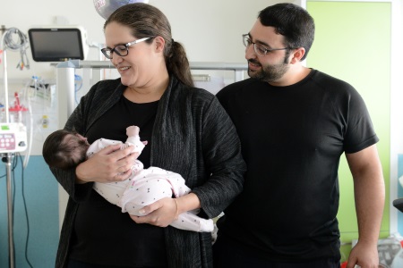 בני הזוג יקוטי ובתם עדי. צילום: נתנאל אייזיק, דוברות רמב"ם