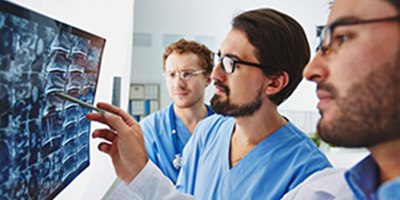 טיפול בבעיות ברכיים. אילוסטרציה: שאטרסטוק