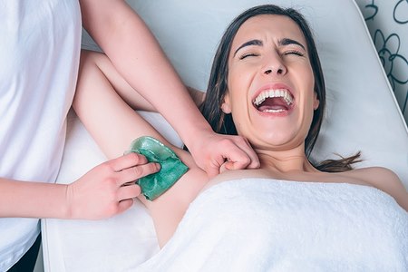 הסרת השיער המסורתית כואבת וסזיפית (אילוסטרציה shutterstock)