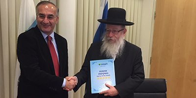 ניסים אלון, מנכ"ל לאומית עם יעקב ליצמן, שר הבריאות (צילום: יח"צ לאומי)