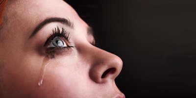 מטרתו של ניתוח דרכי דמעות הוא ליצור ניקוז תקין של הדמעות. צילום: שאטרסטוק