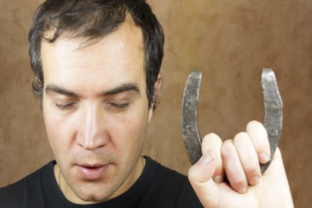 אדם הסובל מאישיות סכיזוטיפלית, נראה "מוזר" לסביבתו. צילום: thinkstock