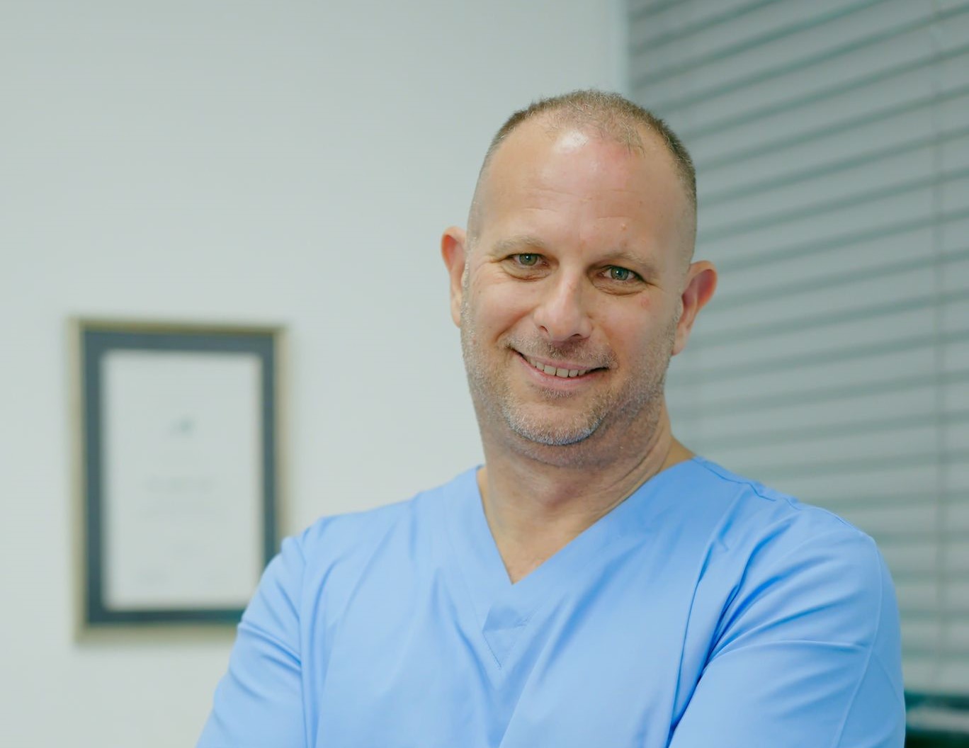 ד"ר יואב ירון.