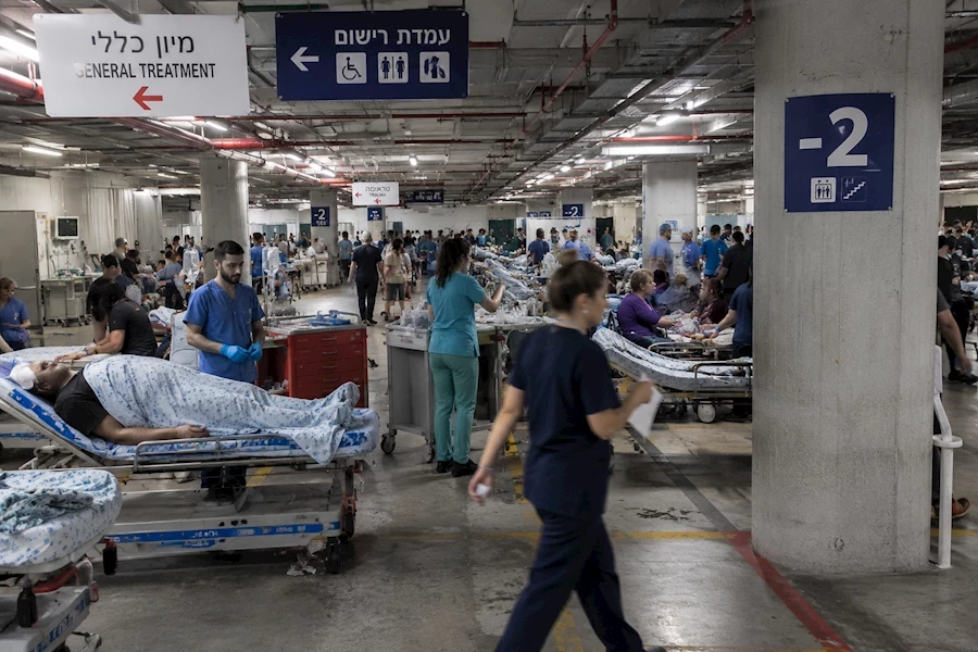 העבודה במתחמים תת־קרקעיים בתקופת המלחמה הציבה אתגר נוסף לצוותים האחראים על מניעת זיהומים בבתי החולים. אילוסטרציה: AI